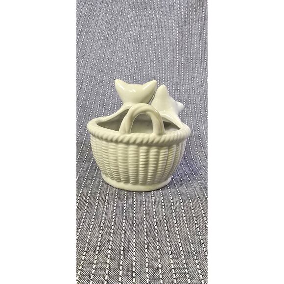 vintage white ceramic planter - Picture 3 of 8